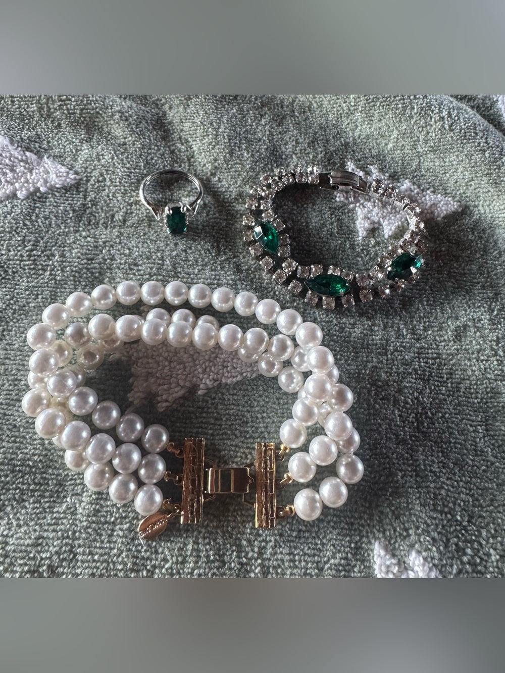 Vintage 3 Strand Parklane Pearl Bracelet And Rhinestone Emerald Ring Bracelet